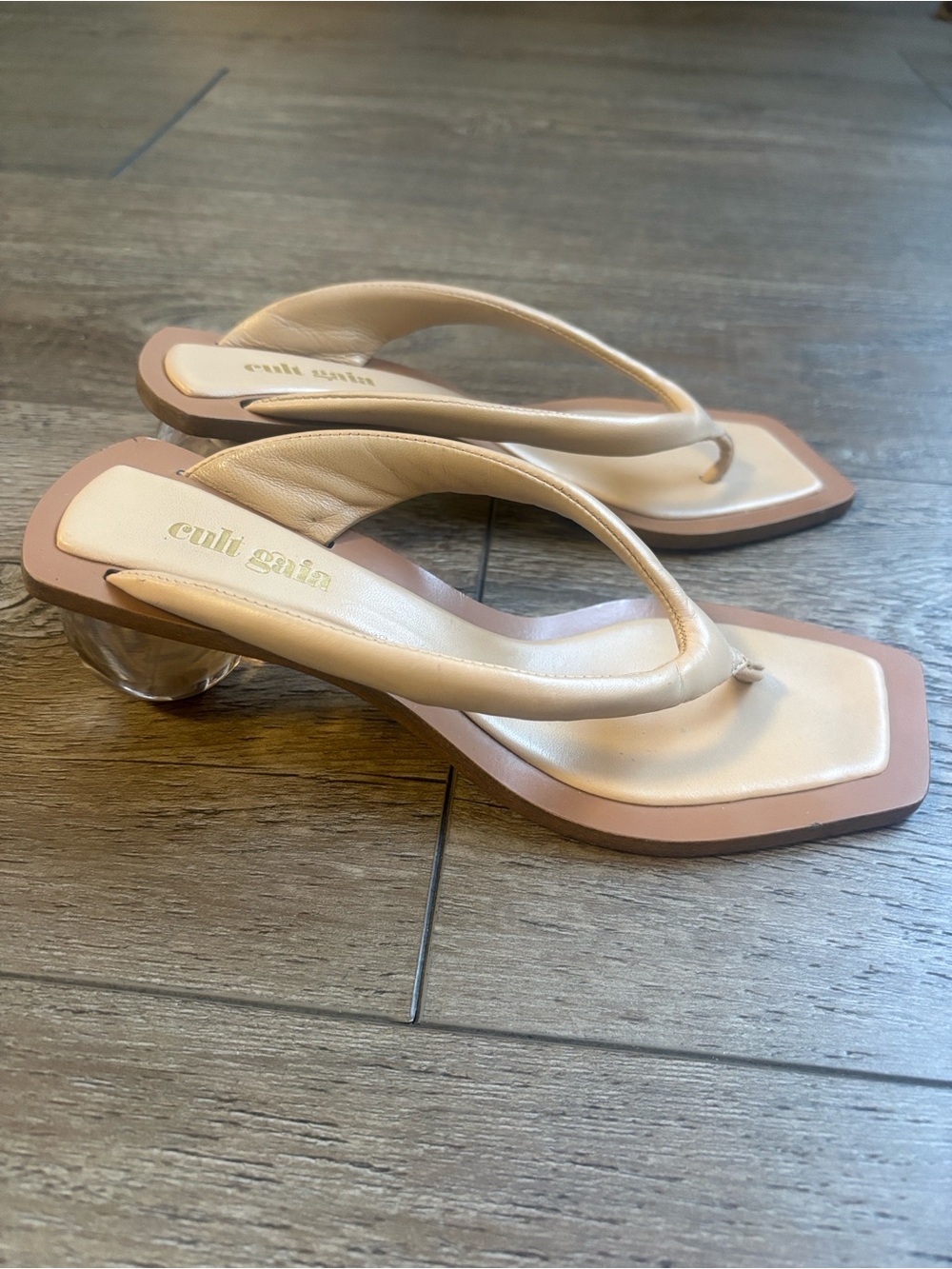 Cult Gaia Jasmin Sandals in Sand Square-Toe Thongs w Actylic Clear Circle Heel 6
